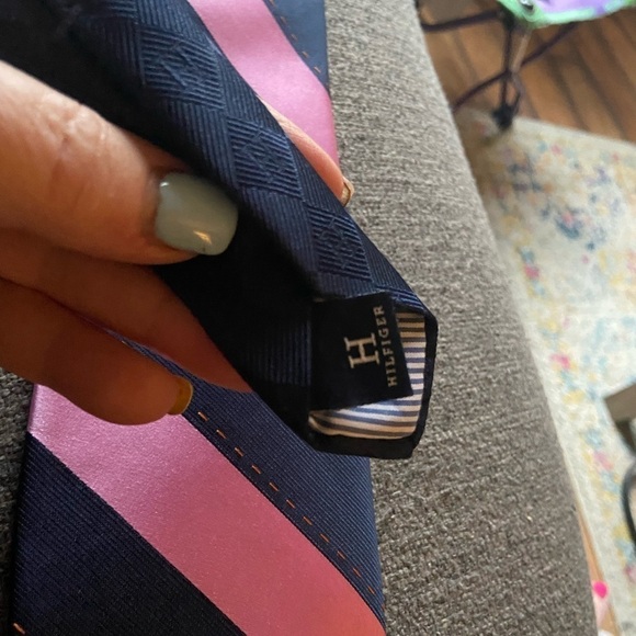Hilfiger tie blue and pink 100% silk J5 - Picture 5 of 8